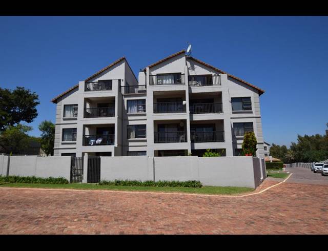 1 BEDROOM APARTMENT FOR SALE IN SUNNINGHILL